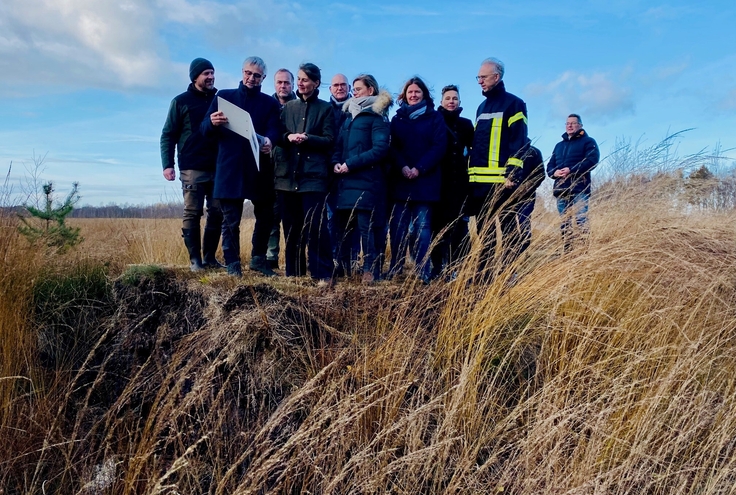 Foto mit Ministerin im Moor